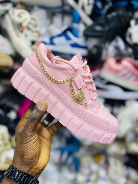 Sneakers roses tendance