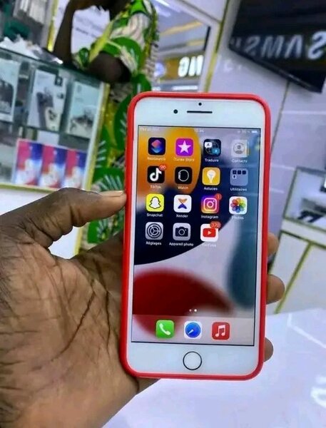 iPhone reconditionné avec coque