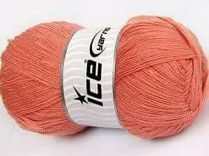 Fil à tricoter doux corail