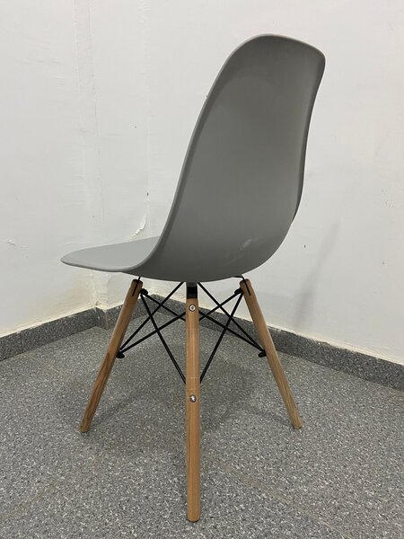 Chaise design moderne grise