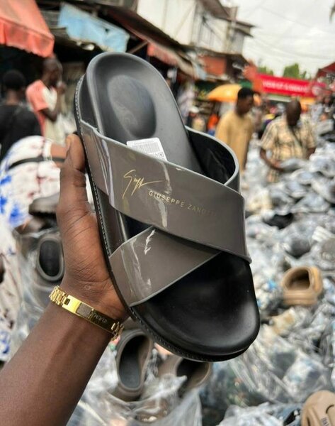 Claquettes Homme Élégantes