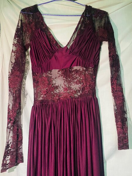 Robe longue en dentelle