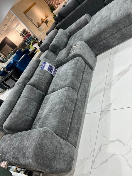 Canapé gris électrique confortable