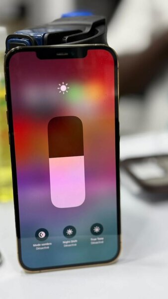 *iphone 14 pro max 128giga tout passe propre : 470.000