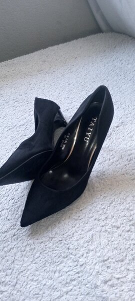 Preloved heels