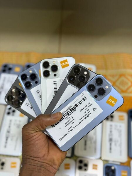 IPHONE 13 PRO CASI NEUF