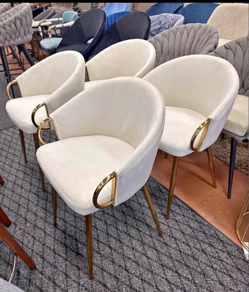 Chaises design en cuir blanc