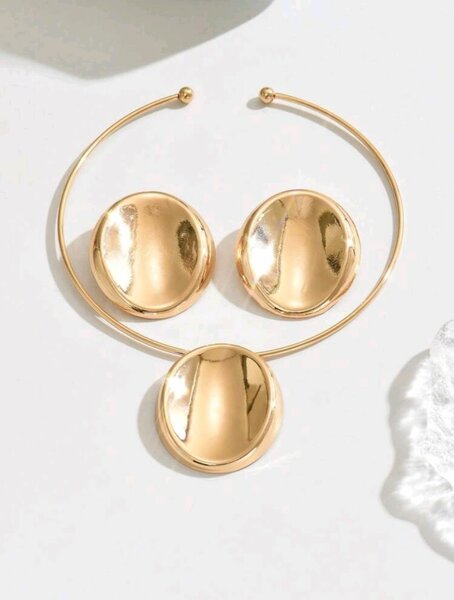 Collier et Boucles d'Oreilles Dorés