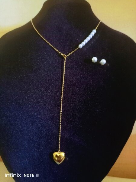 Collier en acier inoxydable et en perles