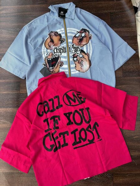 Chemise graphique unisexe à manches courtes