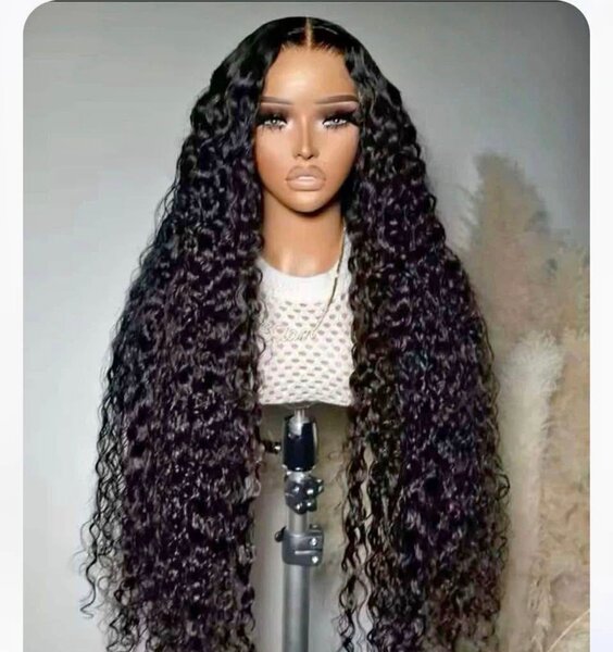 Perruque longue bouclée