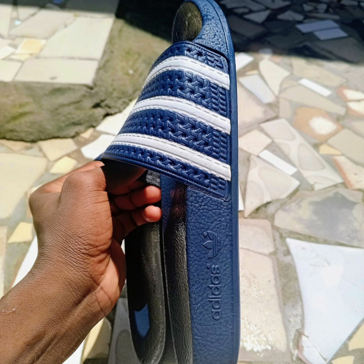 Tongs de bain Adidas bleues