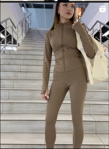 Собрали для вас спортивный образ состоящий из:  Рашгарда и Лосин🤎