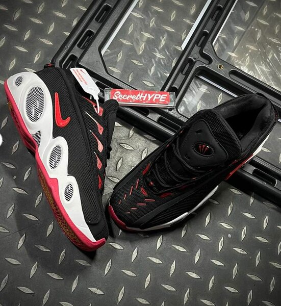 Chaussures de sport Nike noir rouge