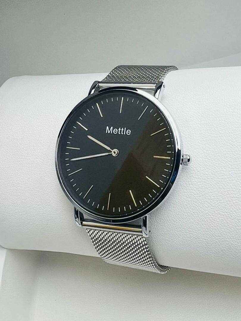 Montre élégante Mettle