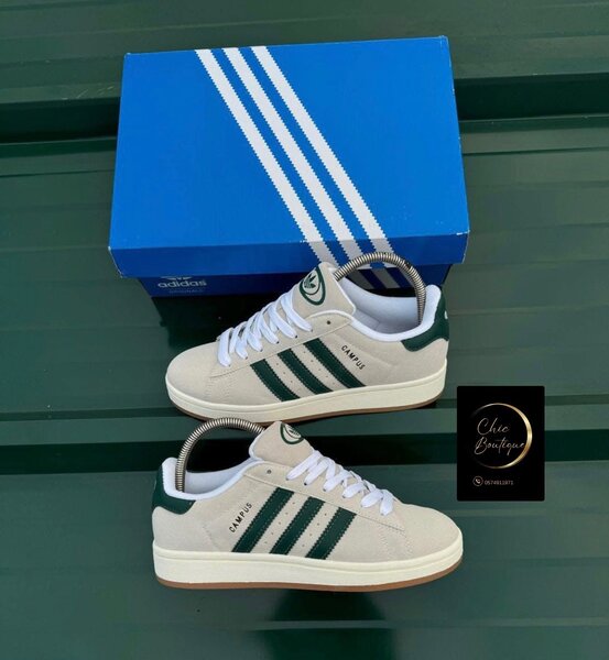 Basket Adidas campus avec carton