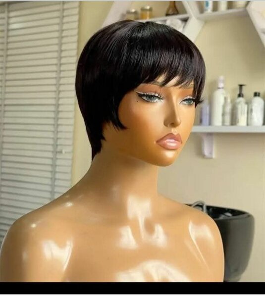 Perruque courte chic pour femme