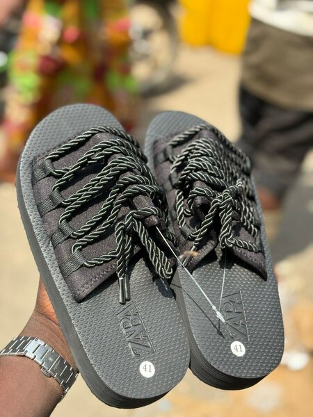 Les Claquettes original