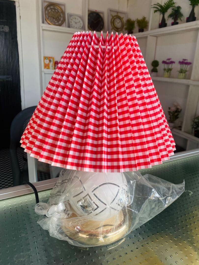 Decorative table lamp