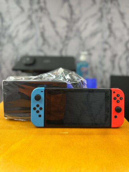 Nintendo Switch + 15 jeux