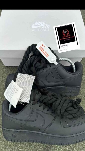 BASKET NIKE AIR FORCE 1 authentique avec sa boîte