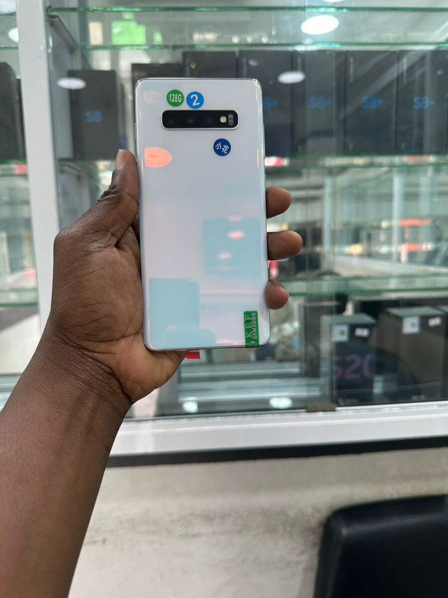 Samsung S10+ 128/8 dual SIM quasi neuf