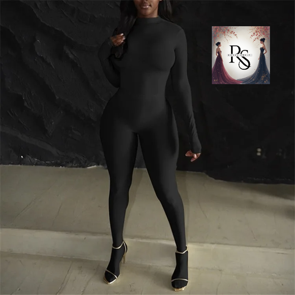 Combinaison noire femme élégante