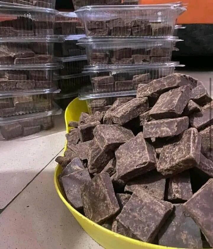 Chocolat noir en morceaux