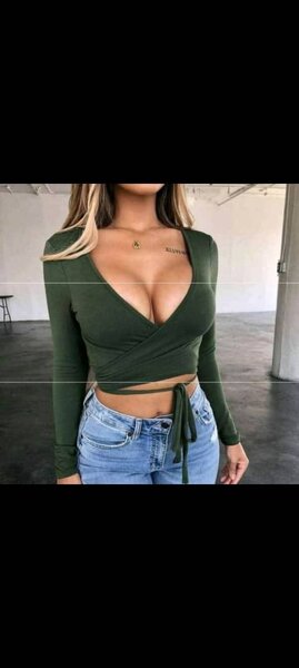 Top cache-cœur vert femme