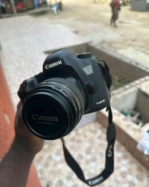 Appareil photo reflex Canon EOS