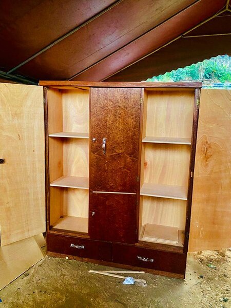 Grande armoire en bois durable