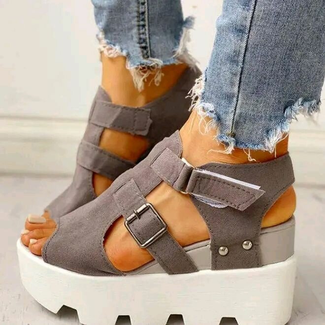 Ladies sandals