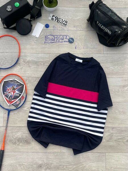 T-shirt à rayures colorées