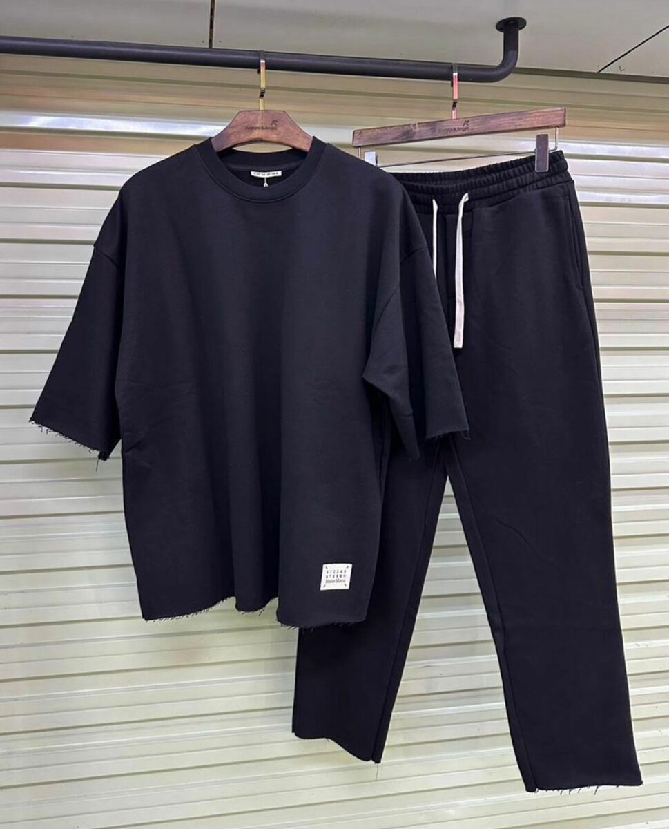 Ensemble survêtement noir et blanc