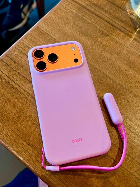 Étui iPhone avec cordon Beats