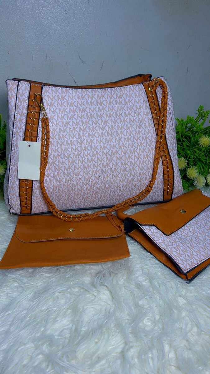 Sac à main Michael Kors 3 en 1 en cuir