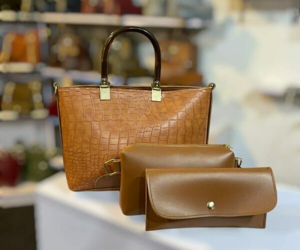 3 Piece Bags in 2500 Rs including Delivery Charges..