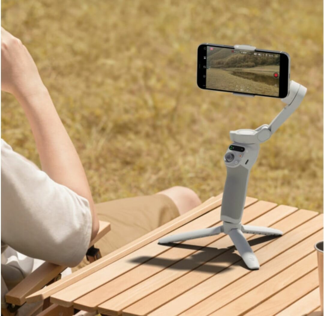 Stabilisateur DJI Osmo Mobile SE