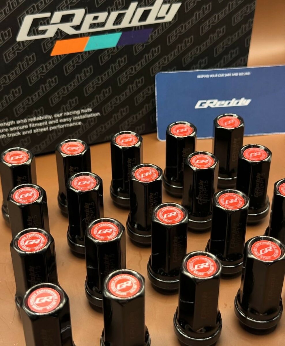 Фирменные колесные гайки