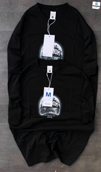 T-shirts noirs imprimés