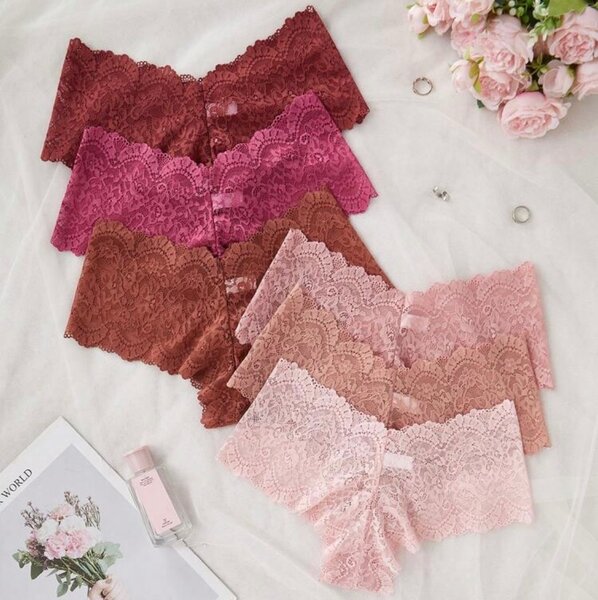 Lot de 03 culottes en dentelle