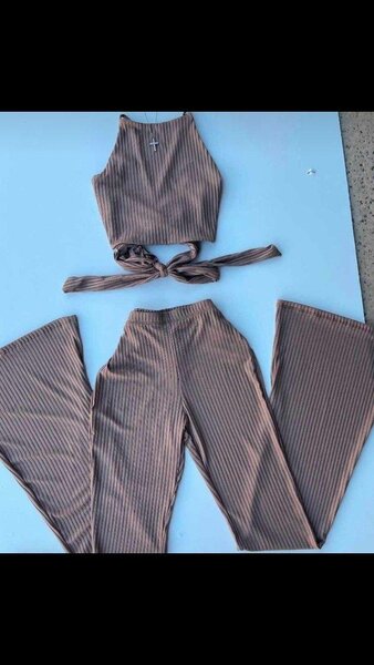 Ensemble rayé élégant femme