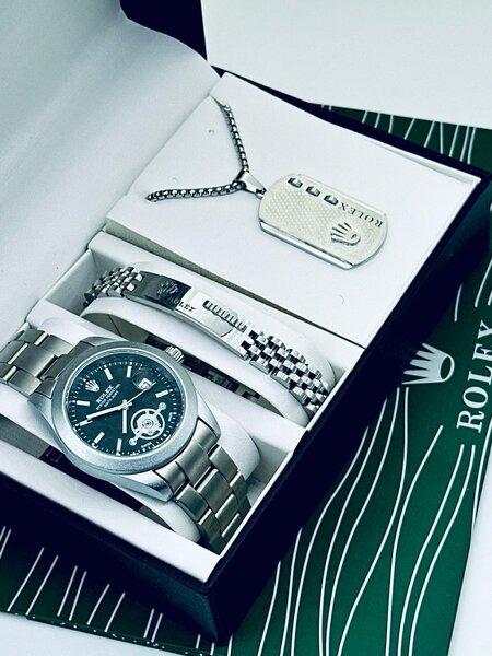 Montre luxe argentée homme