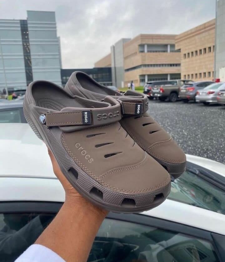 T. CROCS