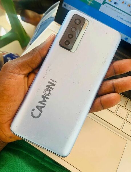 Smartphone Tecno Camon performant