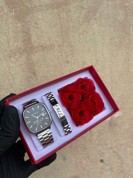 Montre FOSSIL avec bracelet et roses