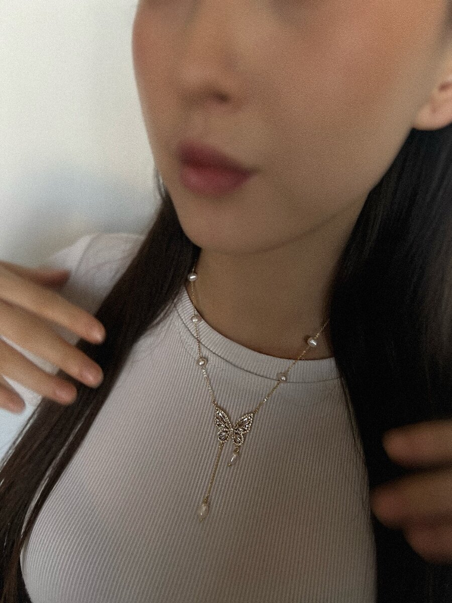 Золотой кулон с бабочкой