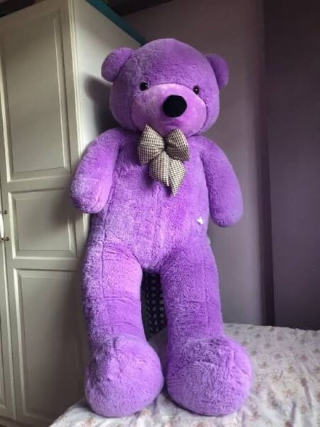 Gros ours en peluche violet