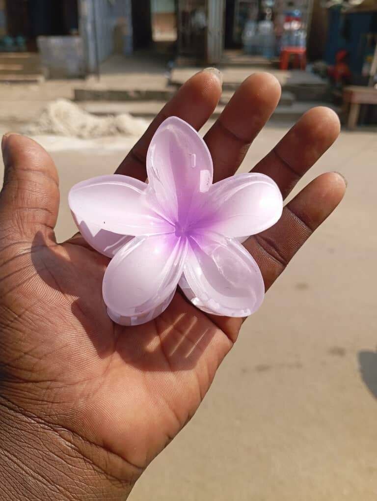 Pince à cheveux fleur rose