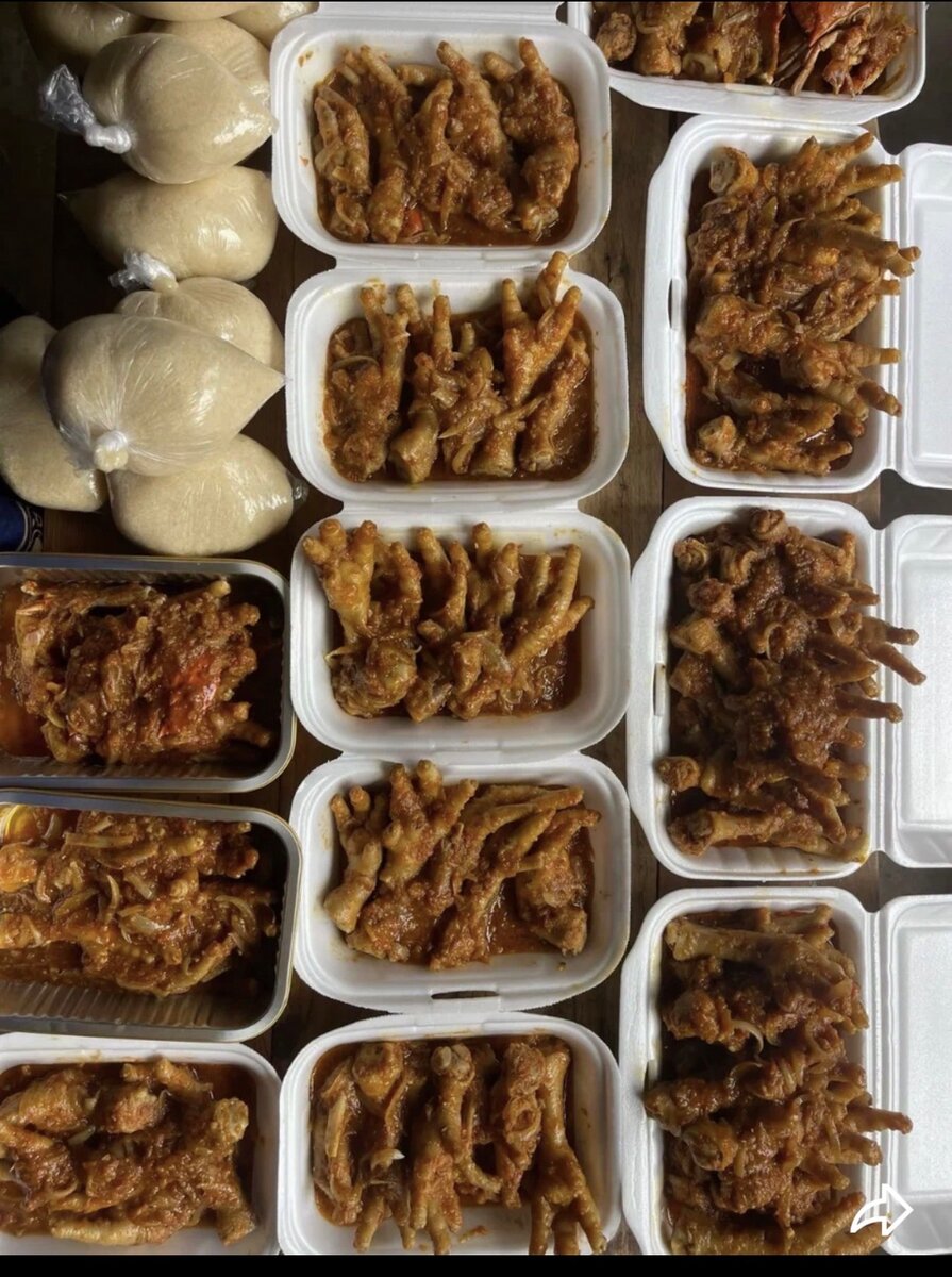 Pieds de poulet  avec Attieke